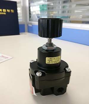 自力可調(diào)式減壓閥構(gòu)造參數(shù)，來控制閥門的開度